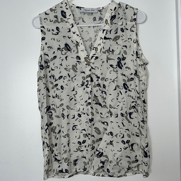 Amour Vert Top Size Small in Cream and Navy 100% Tencel - Picture 1 of 5